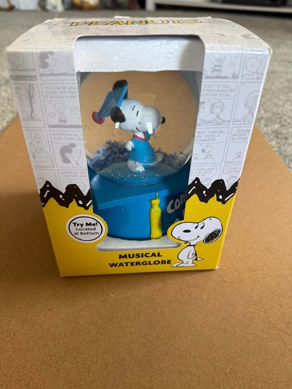Peanuts Snoopy Congrats Grad Musical Waterglobe Pomp and Circumstance